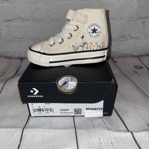 BABY GIRL CONVERSE🔥🔥🔥
